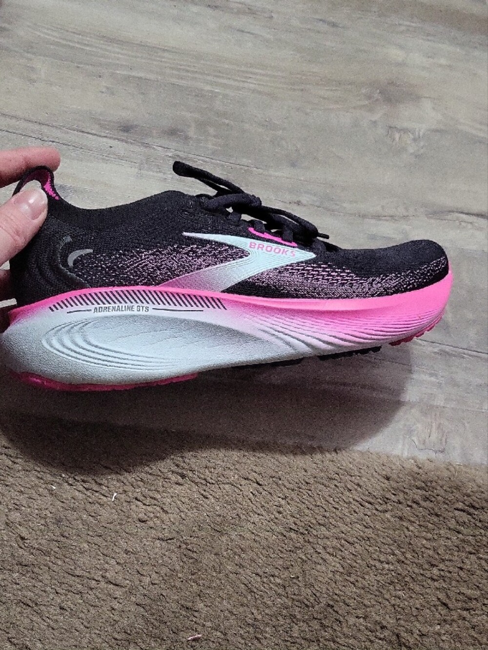 Brooks Women’s Black and Pink Running Sneakers - Picture 4 of 5